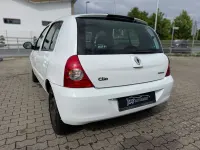 Gebraucht Renault Clio Authentique 58 PS (42 kW) 2010 Weiß Limousine