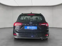 Używany Ford Focus Cool & Connect 125 KM (91 kW) 2022 Czarny Sedan/Limuzyna