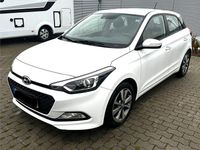 Gebraucht Hyundai i20 75 PS (55 kW) 2015 Weiß Kleinwagen