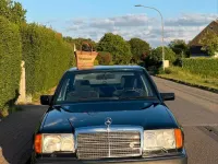 Gebraucht Mercedes E220 150 PS (110 kW) 1993 Blau Limousine