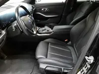 Gebraucht BMW 320e Shadowline 163 PS (119 kW) 2022 Saphirschwarz metallic Kombi