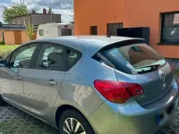 Gebraucht Opel Astra 101 PS (74 kW) 2012 Grau Limousine