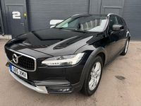 Używany Volvo V90 CC Pro 190 KM (139 kW) 2018 Czarny Kombi