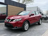 Gebraucht Nissan Qashqai Acenta 116 PS (85 kW) 2017 Rot SUV