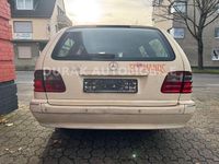 Gebraucht Mercedes E220 Elegance 143 PS (105 kW) 2003 Gelb Kombi