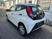 Gebraucht Toyota Aygo 72 PS (52 kW) 2019 Weiß Kleinwagen