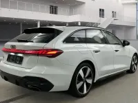 Second-hand Audi A5 S-line plus 204 CP (150 kW) 2025 Alb Break