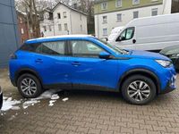Gebraucht Peugeot e-2008 Active 100 kW (136 PS) 2021 Blau/typ aussenverkleidung met SUV