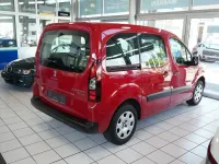 Gebraucht Peugeot Partner Tepee Active 98 PS (72 kW) 2015 Rouge ardent Van / Kleinbus