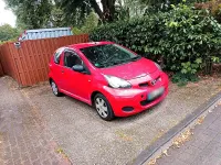 Gebraucht Toyota Aygo 68 PS (50 kW) 2009 Rot Kleinwagen