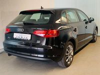 Gebraucht Audi A3 Attraction 110 PS (80 kW) 2015 Schwarz Limousine