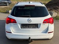 Gebraucht Opel Astra 110 PS (80 kW) 2011 Weiß Kombi