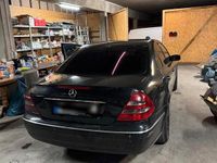 Gebraucht Mercedes E220 150 PS (110 kW) 2004 Schwarz Limousine