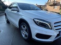 Gebraucht Mercedes GLA250 211 PS (155 kW) 2016 Weiß SUV