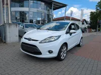 Gebraucht Ford Fiesta Trend 60 PS (44 kW) 2011 Frostweiß Limousine