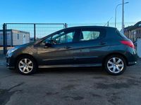 Gebraucht Peugeot 308 90 PS (66 kW) 2010 Grau Limousine