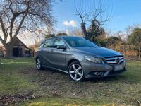 Gebraucht Mercedes B180 122 PS (89 kW) 2014 Grau Van / Kleinbus