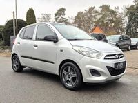 Gebraucht Hyundai i10 Edition 69 PS (50 kW) 2012 Silber Kleinwagen