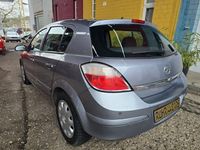Gebraucht Opel Astra 105 PS (77 kW) 2005 Silber Kleinwagen