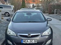 Gebraucht Opel Astra Design Edition 116 PS (85 kW) 2011 Grau Limousine