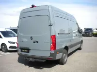 Gebraucht Mercedes Sprinter 170 PS (125 kW) 2025 Blau Van