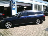 Gebraucht Mercedes E220 170 PS (125 kW) 2015 Cavansitblau  metalliclack Kombi