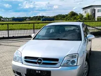 Begagnad Opel Vectra 122 HK (89 kW) 2003 Silver Sedan