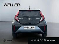 Neu Toyota Aygo 72 PS (52 kW) 2026 Celestite grey metallic/ dach mysticschwarz mica (grau) Kleinwagen