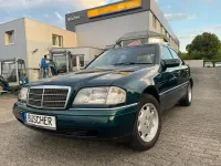 Gebraucht Mercedes C180 122 PS (89 kW) 1996 Grün Limousine