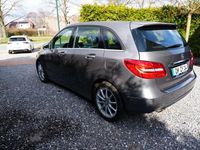 Gebraucht Mercedes B220 184 PS (135 kW) 2014 Grau Van / Kleinbus