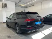 Gebraucht VW Golf VIII Active 150 PS (110 kW) 2022 Deep black perleffekt Kombi