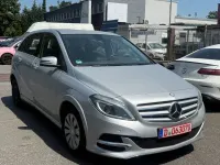 Gebraucht Mercedes B200 156 PS (114 kW) 2015 Silber Kleinwagen