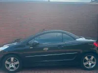 Gebraucht Peugeot 207 CC 120 PS (88 kW) 2012 Schwarz Cabrio