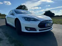 Usata Tesla Model S 309 kW (421 CV) 2015 Bianco Utilitaria