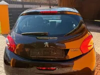 Gebraucht Peugeot 208 Active 82 PS (60 kW) 2013 Schwarz Kleinwagen