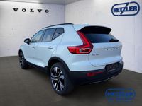 Neu Volvo XC40 Plus 163 PS (119 kW) 2025 Crystal white / metallic SUV