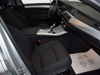 gebraucht BMW 520 dA Touring Navi,Bi-Xenon,Panorama,SH,Internet