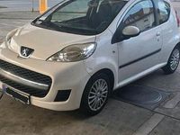 Gebraucht Peugeot 107 68 PS (50 kW) 2010 Weiß Kleinwagen