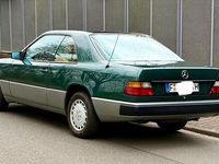 Gebraucht Mercedes 230 132 PS (97 kW) 1987 Grün Coupé