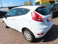 Gebraucht Ford Fiesta Trend 60 PS (44 kW) 2009 Weiß Kleinwagen