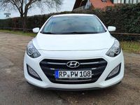 gebraucht Hyundai i30 blue Trend