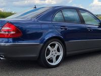 Gebraucht Mercedes E500 Elegance 306 PS (225 kW) 2003 Blau Limousine