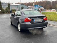 Gebraucht BMW 318 143 PS (105 kW) 2008 Grau Limousine
