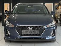 Second-hand Hyundai i30 Select 101 CP (74 kW) 2017 Albastru Break