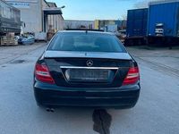 Gebraucht Mercedes C180 156 PS (114 kW) 2011 Schwarz Limousine
