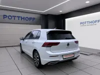 Gebraucht VW Golf VIII Active 150 PS (110 kW) 2023 Pure white Limousine