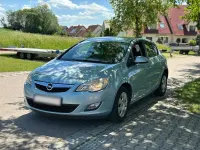 Gebraucht Opel Astra 100 PS (73 kW) 2011 Blau Kleinwagen