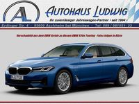 Gebraucht BMW 530e 292 PS (214 kW) 2022 Phytonicblaumetallic Kombi