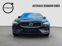 Gebraucht Volvo V60 CC Ultimate 250 PS (183 kW) 2024 Blau Kombi