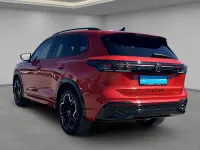 Gebraucht VW Tiguan R-line 193 PS (141 kW) 2024 Persimmon red metallic SUV